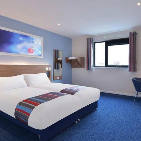Travelodge Bromborough Порт-Санлайт Екстер'єр фото