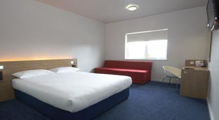 Travelodge Bromborough Порт-Санлайт Номер фото